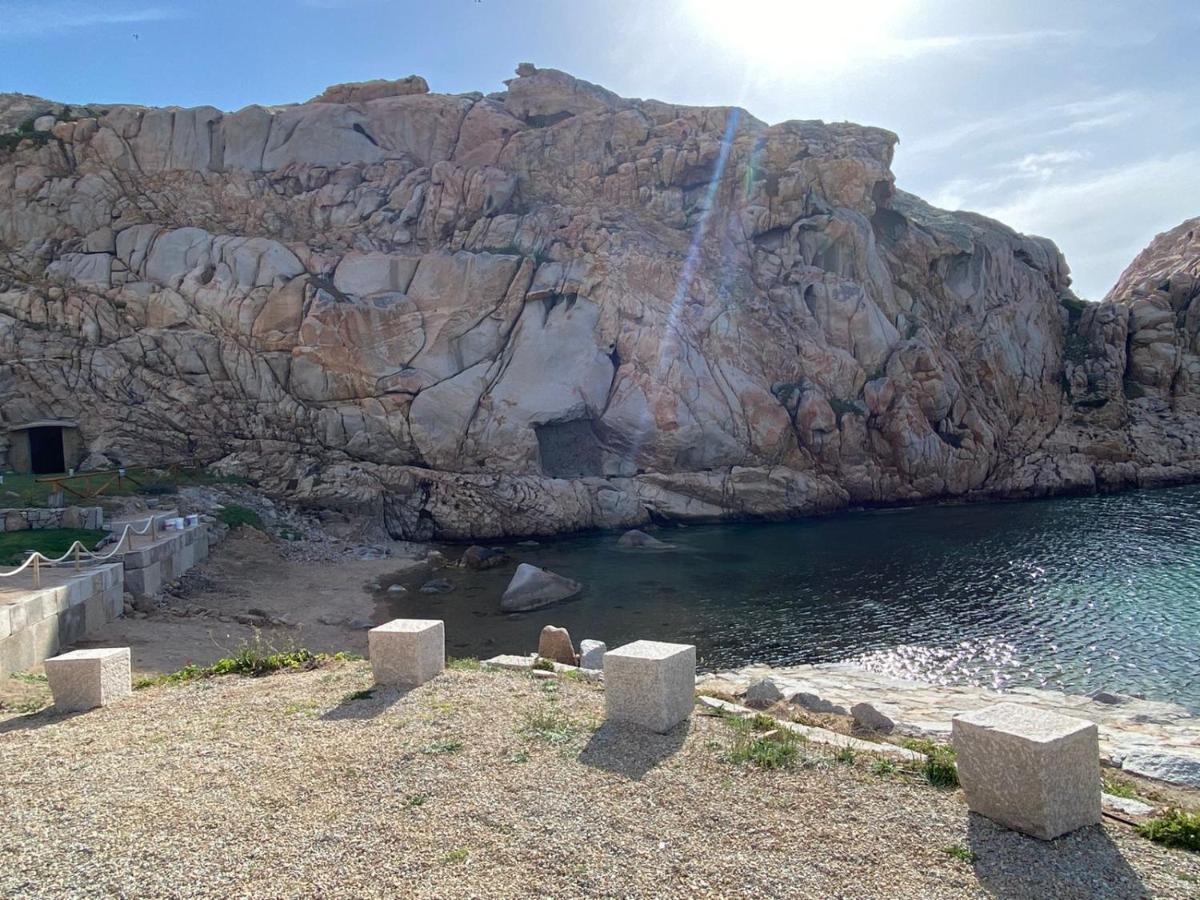 Appartamento Il Caracolo A Cala Francese La Maddalena  Exterior foto