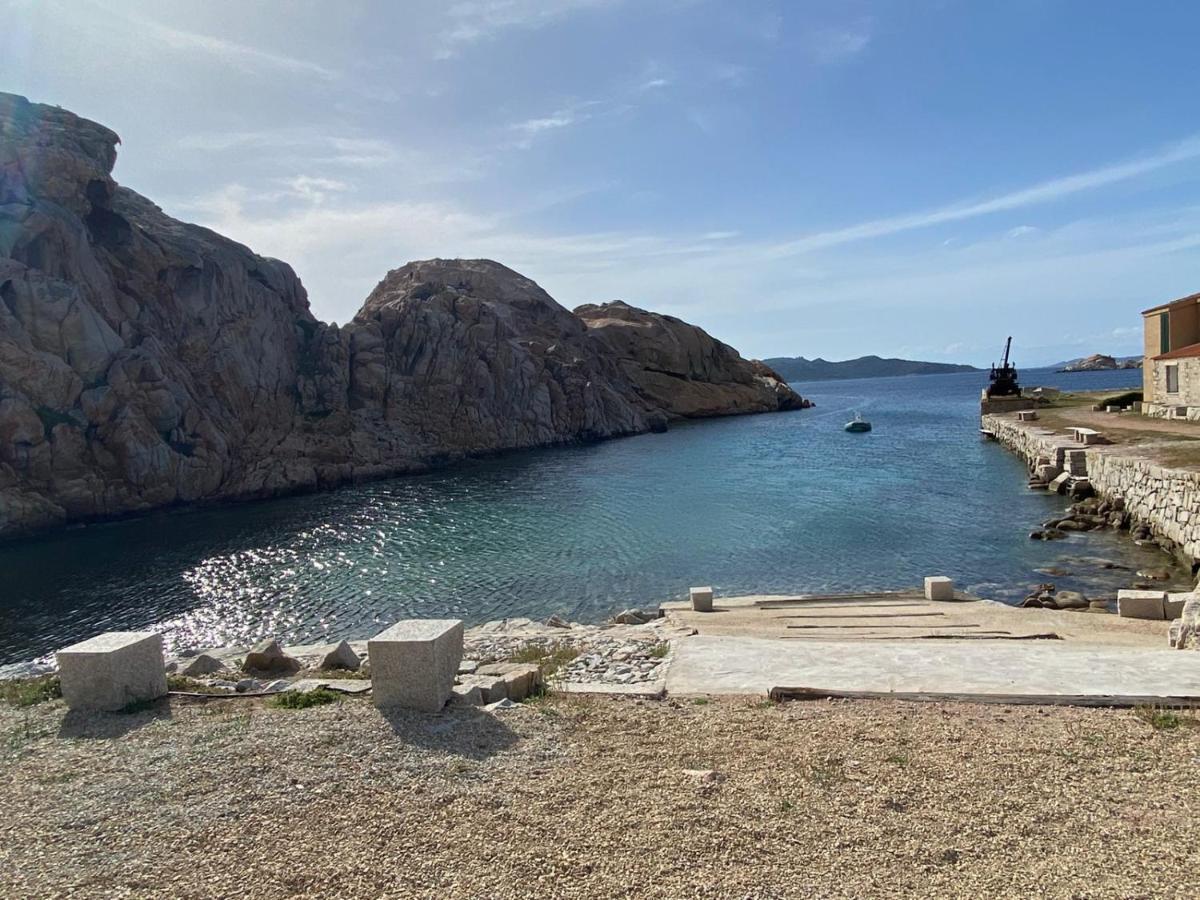 Appartamento Il Caracolo A Cala Francese La Maddalena  Exterior foto